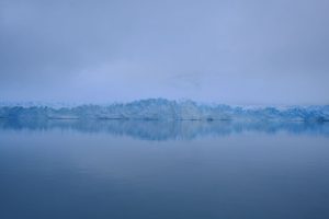 Cold view of a lake
